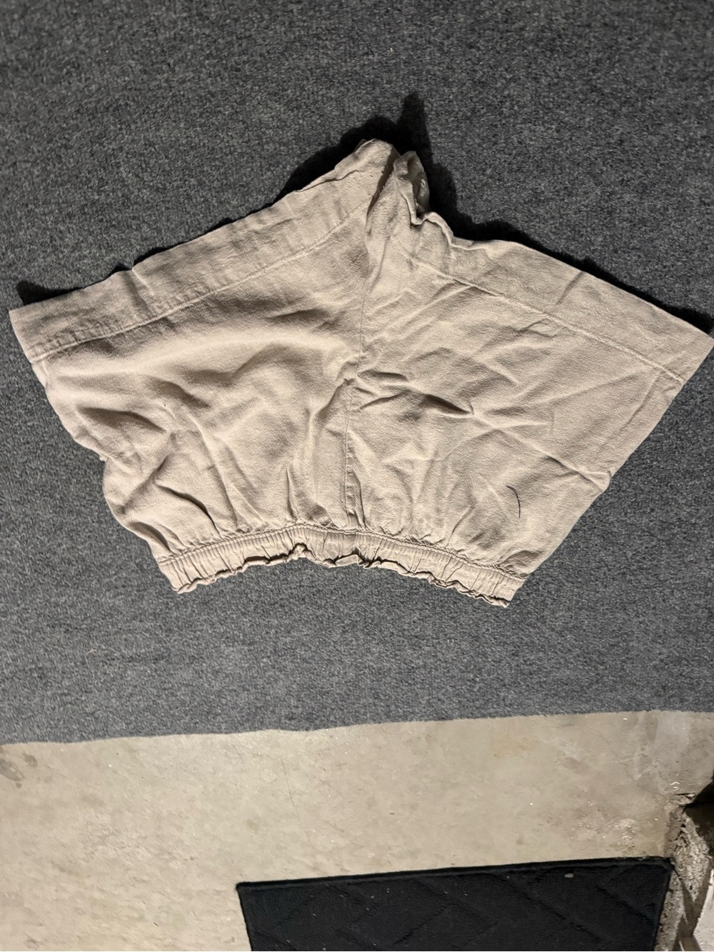 Abercrombie & Fitch Beige Elastic Waist Linen-Blend Women’s Shorts